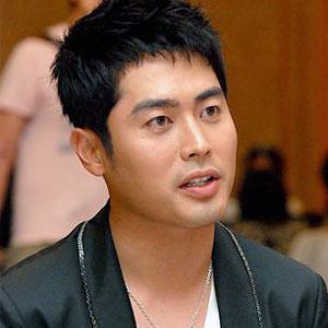 イ・ジョンス