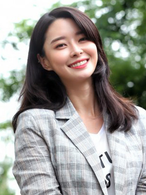クォン・ナラ（권나라 Kwon Na-Ra）