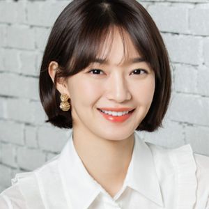 シン・ミナ（신민아 Shin Min-Ah）
