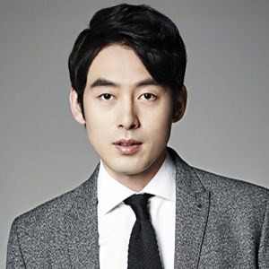 パク・ヒョンス