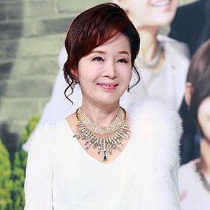イ・ヒョチュン（이효춘 Lee Hyo Chun）
