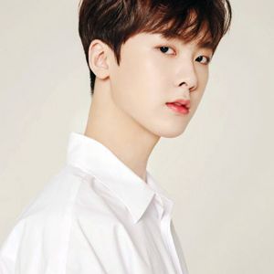 ユンサナ（윤산하 Yoon Sanha）