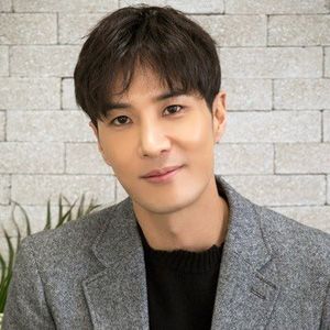 キム・ジソク（김지석 Kim JiSuk）
