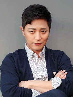 チン・グ（진구 Jin Goo）